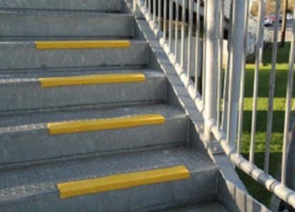 Stair Nosing Fibreglass Safety in Yellow - Safety1st